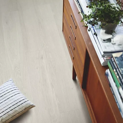 Фото - Виниловая плитка Pergo Optimum Modern plank Click Дуб светло-серый
